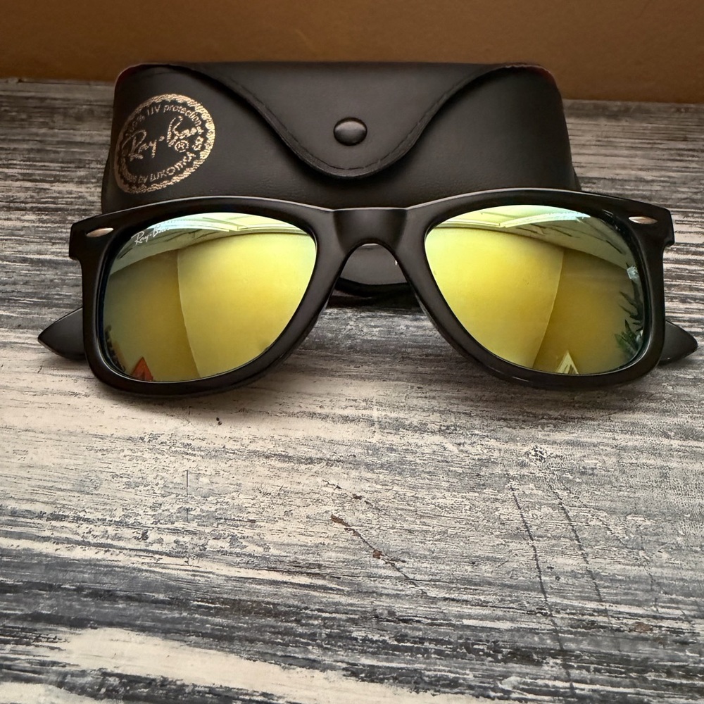 Ray-Ban‎ sunglasses and case